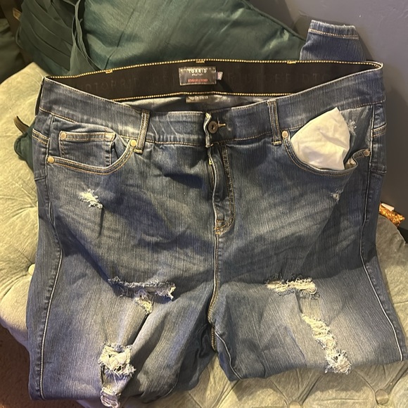 Torrid - Picture 4 of 4